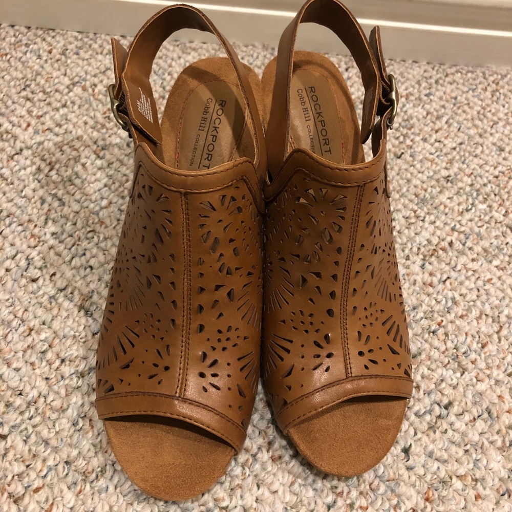 Leather sandals